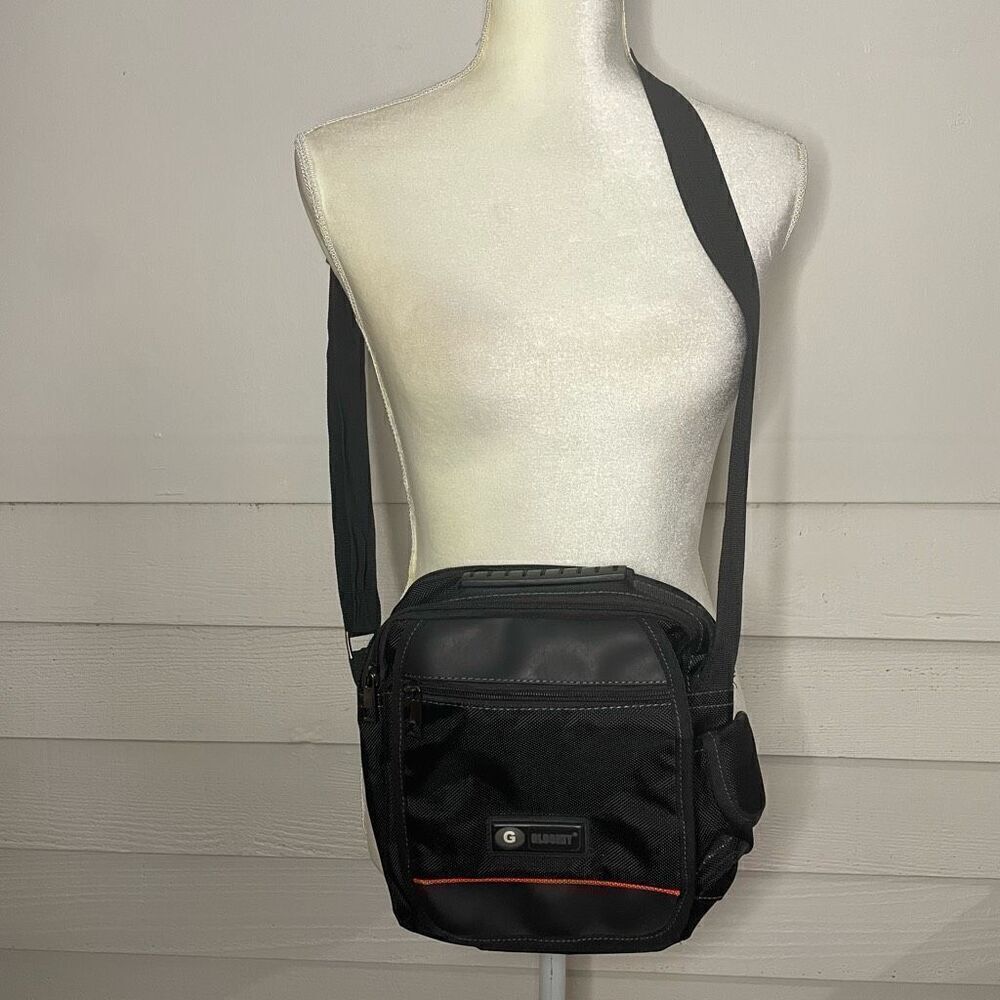 Glosiry| New without tags| crossbody bag| several pockets and compartments